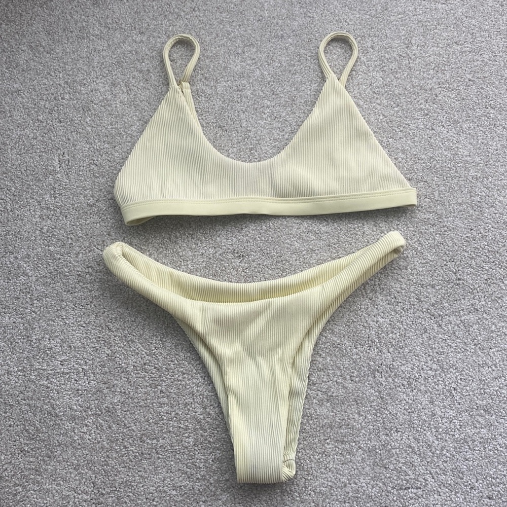 Kulani Kinis Bikini Set